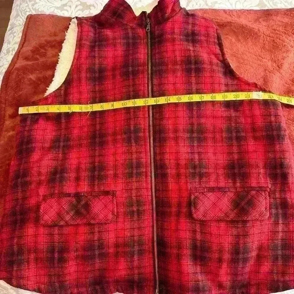 Maurices women’s black and red buffalo sleeveless plaid vest sherpa lining 1x - Picture 4 of 11